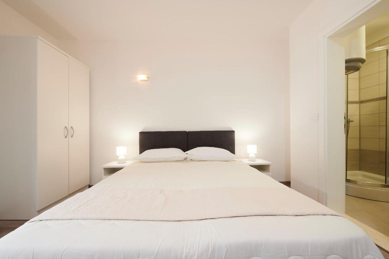 Appartement Cutan à Trogir Extérieur photo